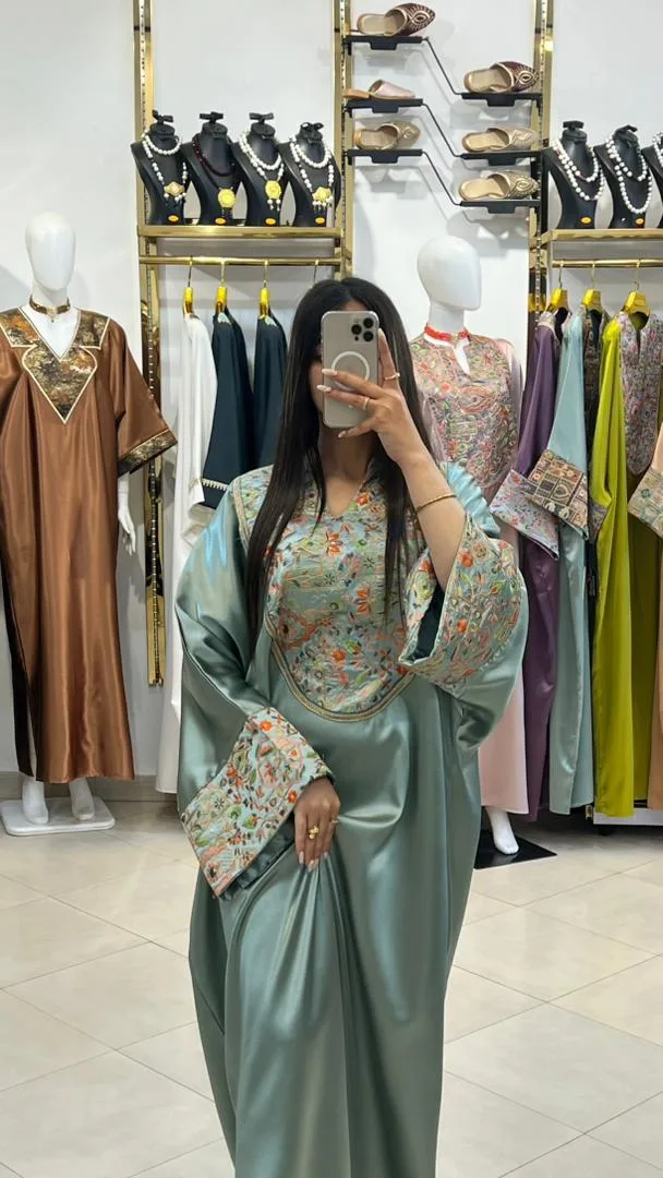 ROBE EN SATIN