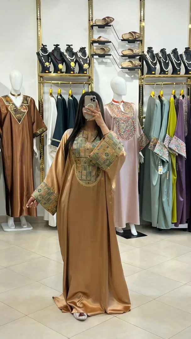 ROBE EN SATIN