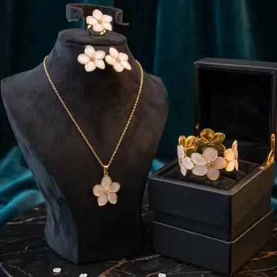 ENSEMBLE FLORA 4 PIECES EN ACIER INOXYDABLE