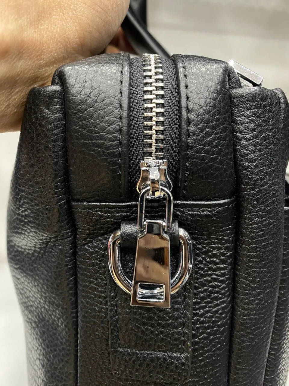 Cartable APPLE en cuir véritable