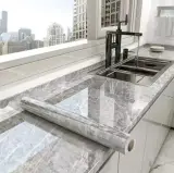 ورق لاصق مقاوم للماء