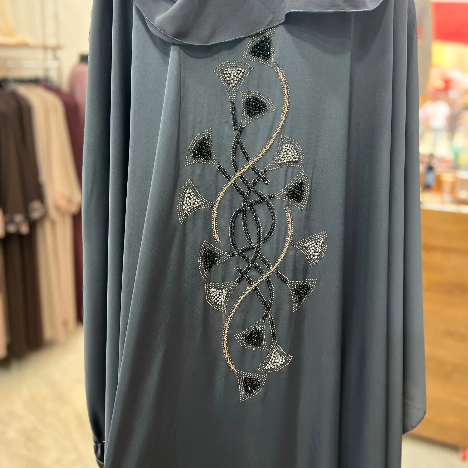 برنوس دبي