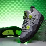 حذاء Air Jordan 4 Neon – ستايل عصري وراحة في كل خطوة