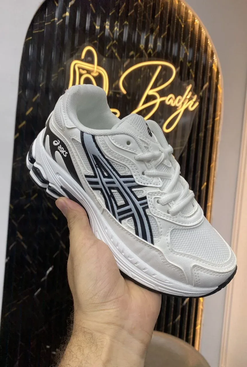 حذاء ASICS بأربع ألوان عصرية - مقاسات من 36 إلى 40 للبنات والأولاد