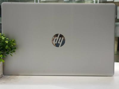 HP Laptop 17 AMD Ryzen 5-16GB 512ssd 17P