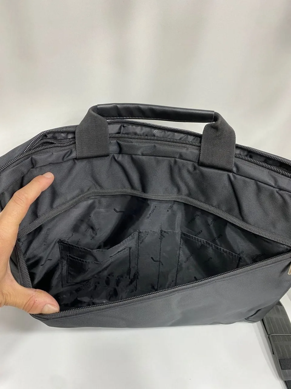 Cartable SUMDEX 15,6 pouces à bandoulière
