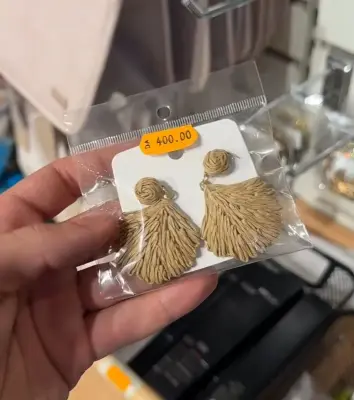Boucles d'oreilles pompon éventail en fil tissé