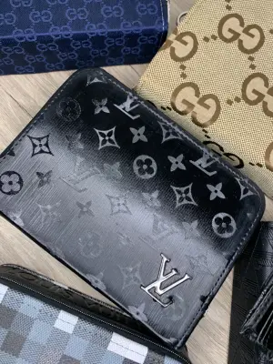 sacoche Lv 🖤