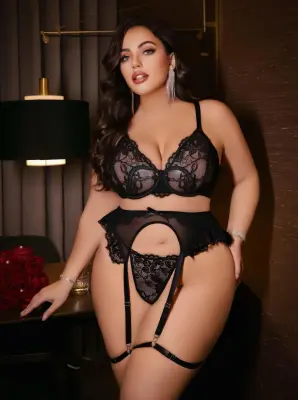 طقم رباط ساق  مزين بالدانتيل