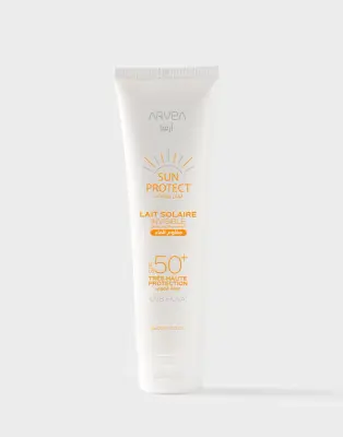 LAIT SOLAIRE INVISIBLE SPF 50 + SUN PROTECT 150ML سائل واقي من الشمس للجسم