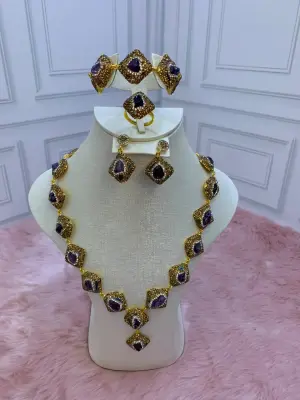 طقم احجار الجمشت