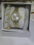 ساعة نساء مع اكسسوارات