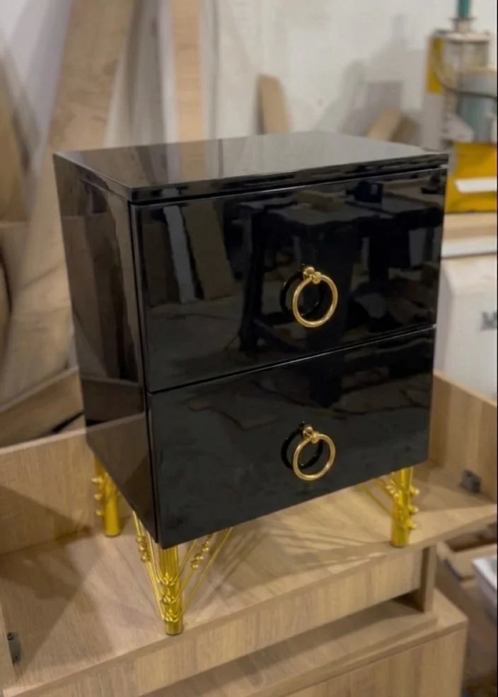 Table de nuit الأرضي