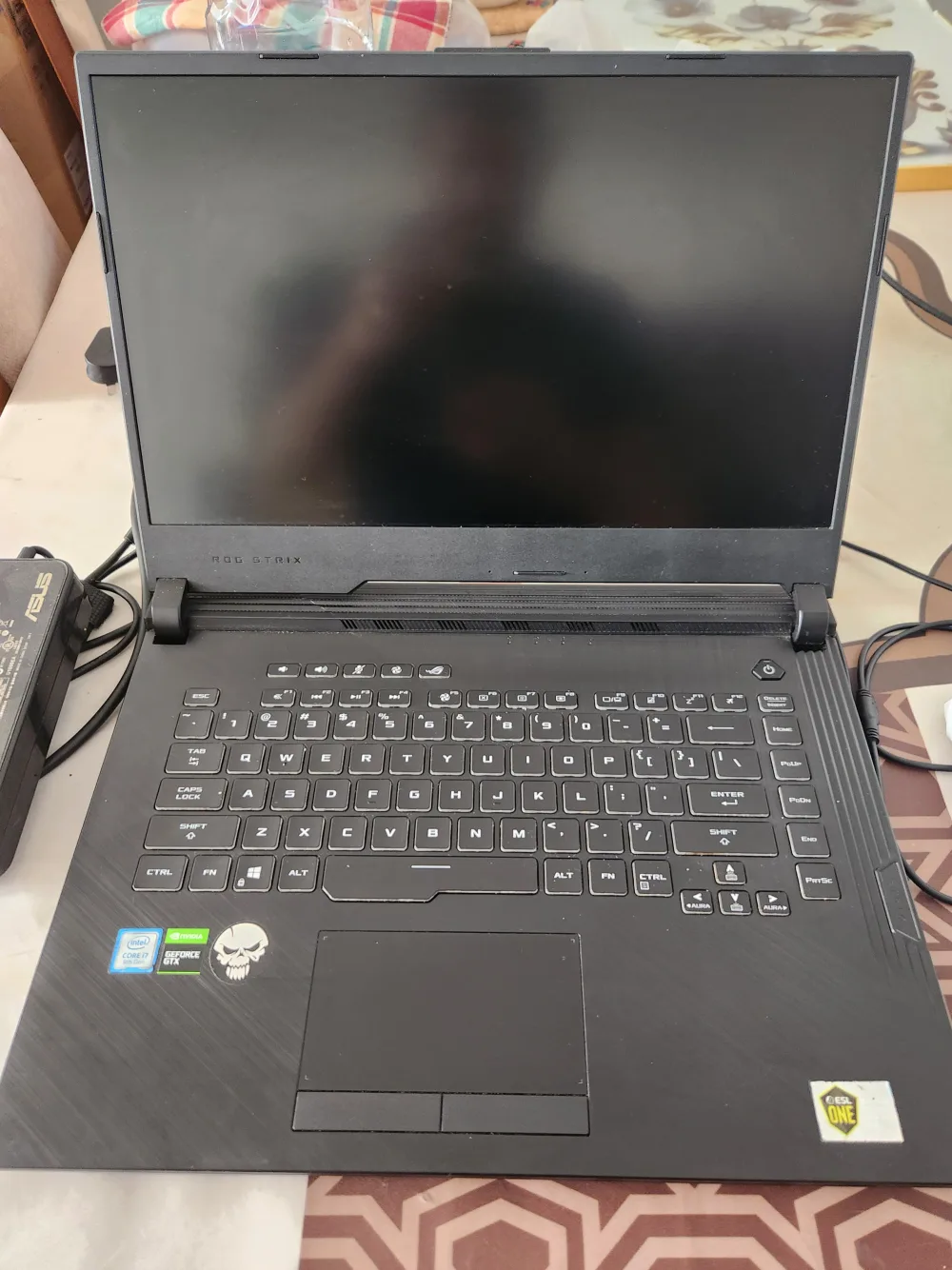 Asus rog strix i7/gtx 1650