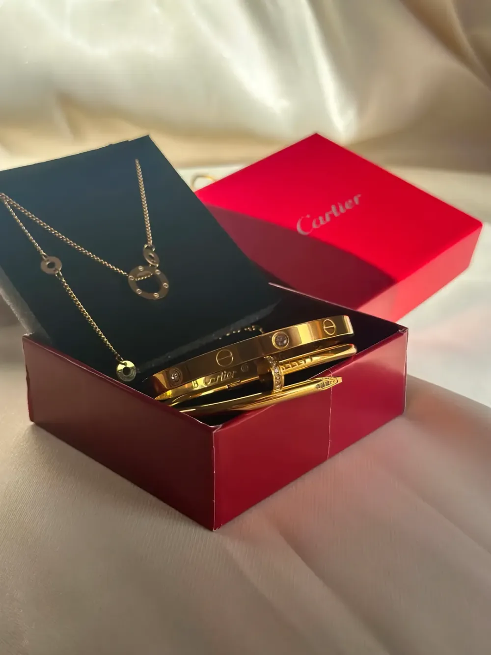 Parure 3 pièces : collier et duo de bracelets