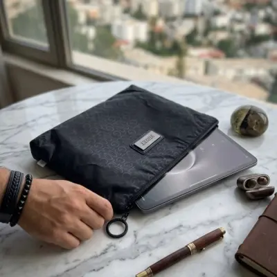 Pochette noir, street