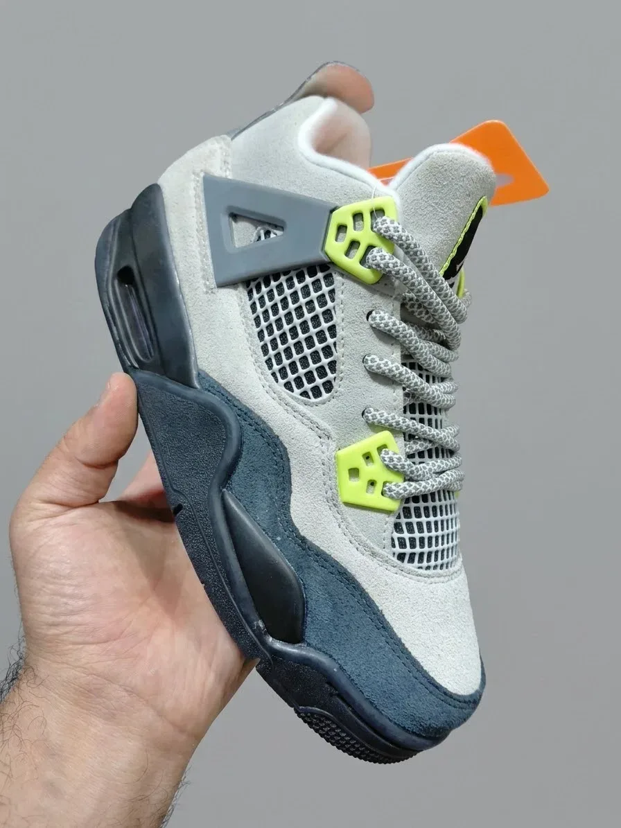 حذاء Air Jordan 4 Neon – ستايل عصري وراحة في كل خطوة