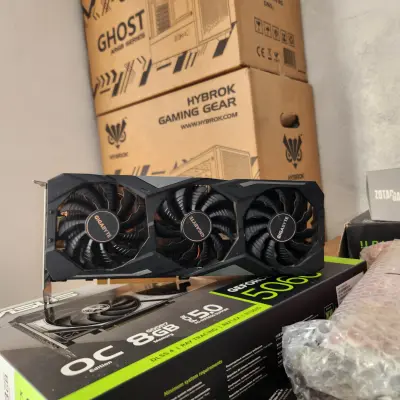 Gigantesque rtx 2080 super