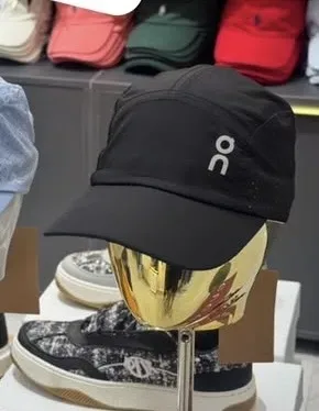 casquette on