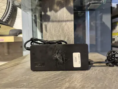 Chargeur trottinette électrique