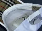 كاسكيطة باربيري Burberry