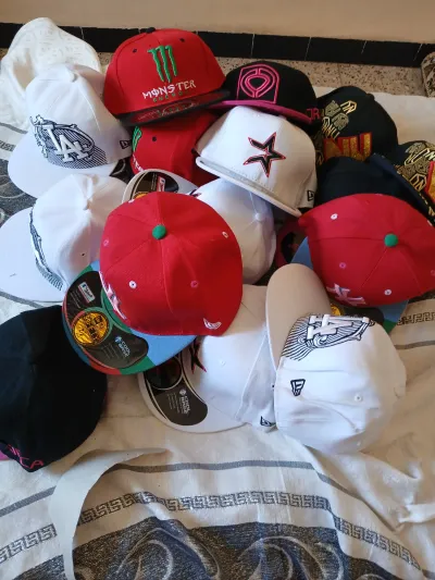 Caps
