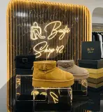 👢 بوت شتوي قصير بلاتفورم بحزام وإبزيم (Mini UGG Platform