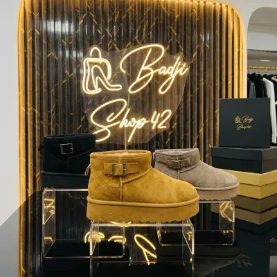 👢 بوت شتوي قصير بلاتفورم بحزام وإبزيم (Mini UGG Platform