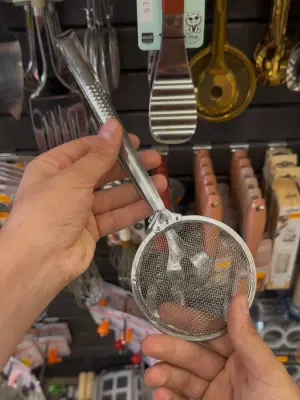 Passoire fine à manche en inox