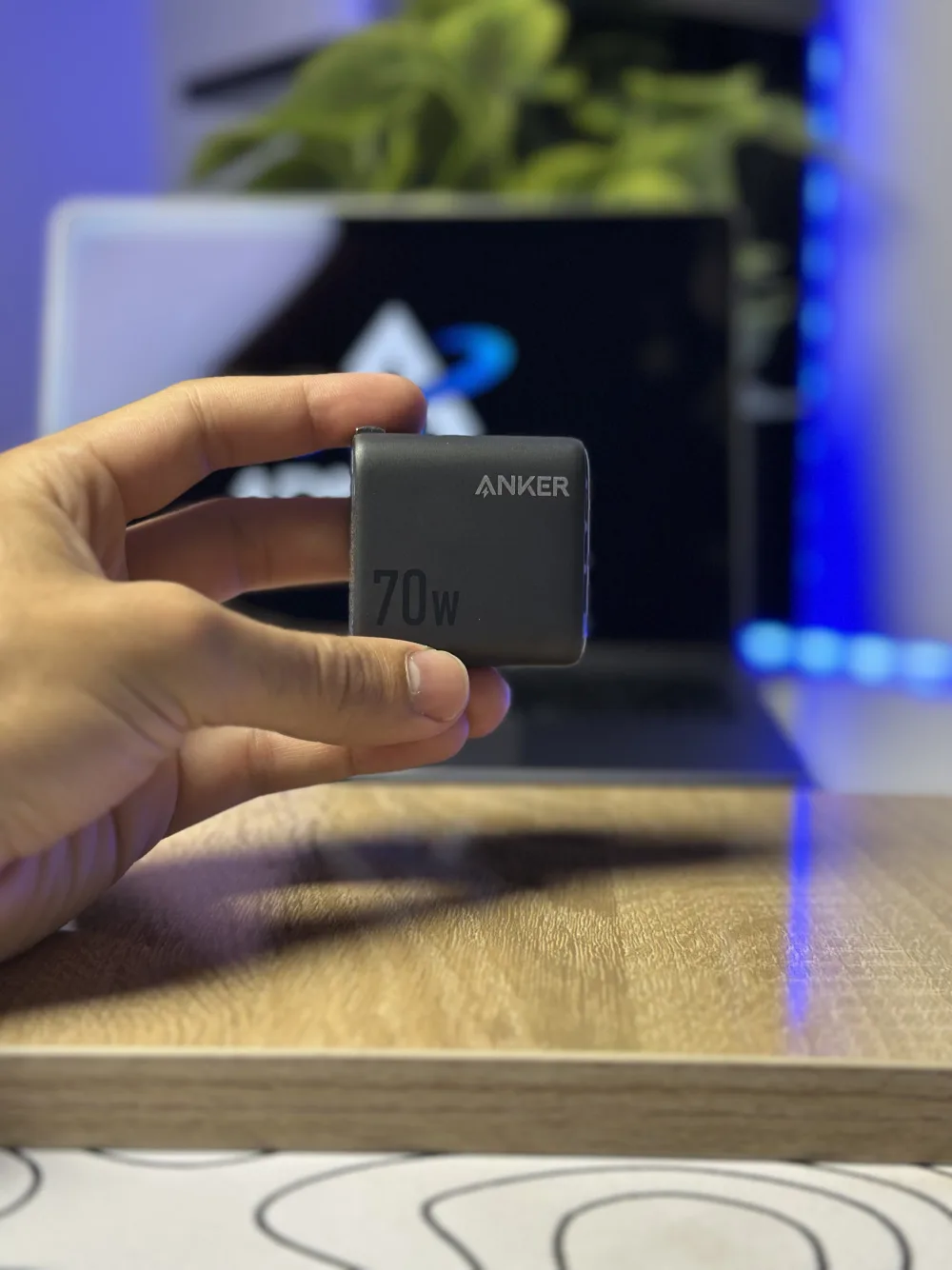 Anker 70 W