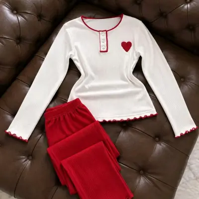 بيجامة نسائية