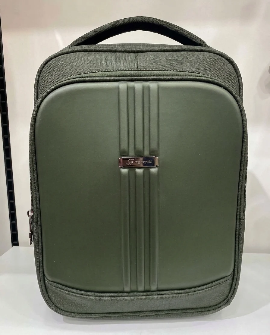 Sac a Dos rigide 14 pouces  avec Port USB