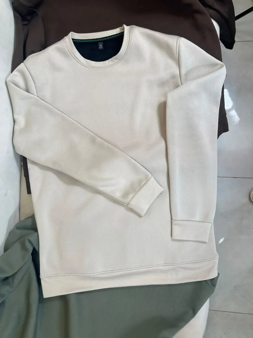 Sweatshirt