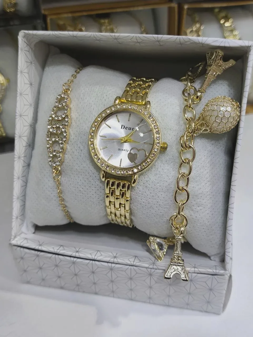 ساعة نساء مع اكسسوارات