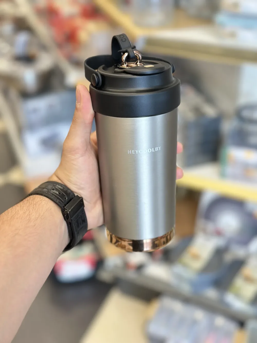Mug Thermos HEYCOOLBY – L’allié parfait de vos boissons chaudes