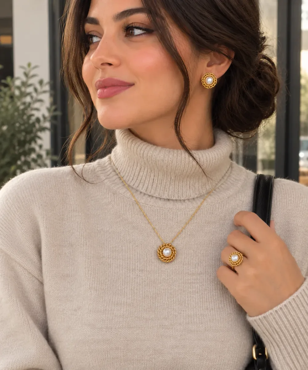 طقم إكسسوار راقي باللؤلؤ ولمسة ذهبية فخمة ✨