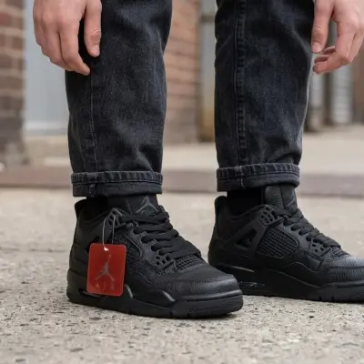 Air Jordan 4 Black Cat – أناقة ولدك تبدأ من الحذاء