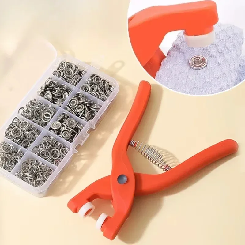 Pince Bouton Cerceau Simple Plastique Avce Bouton