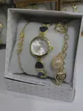 ساعة نساء مع اكسسوارات