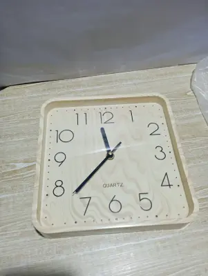 ساعة حائط مربعة Quartz