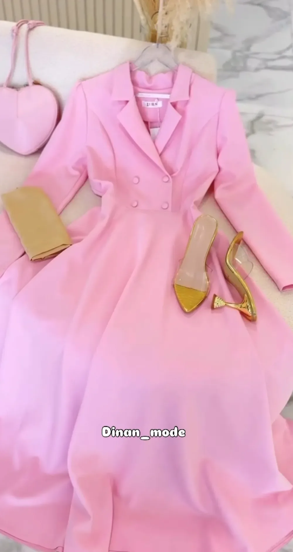 Robe  rose