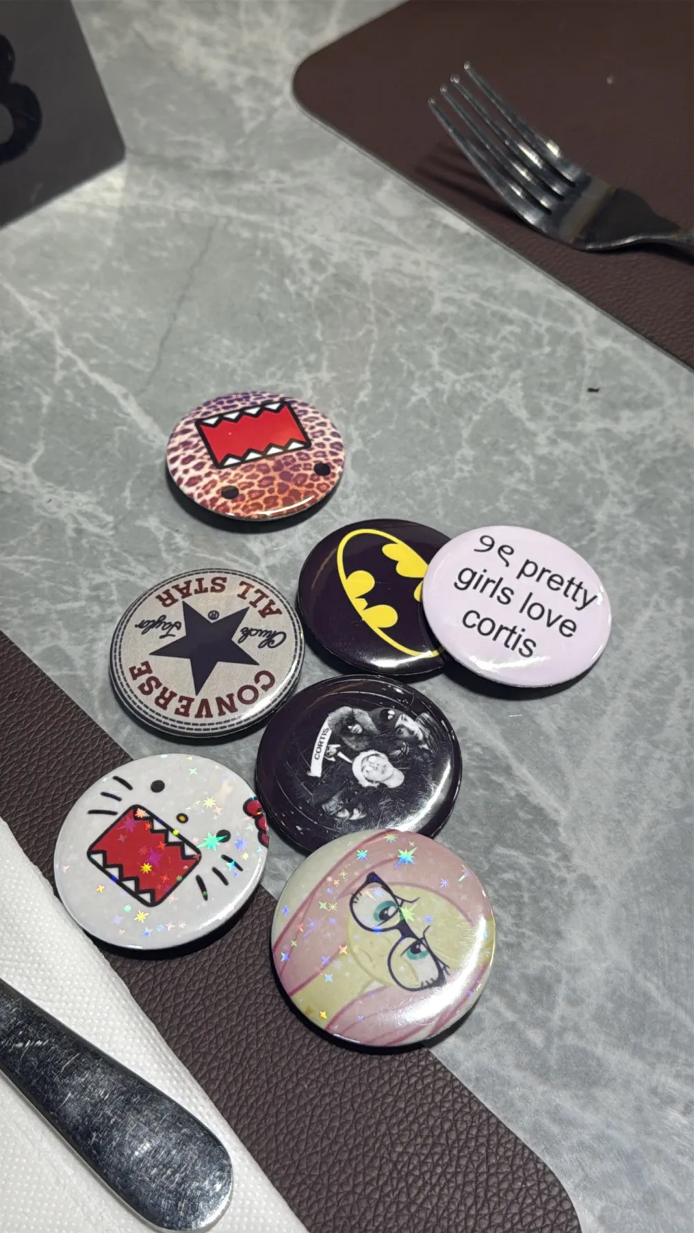 pins ( حسب الطلب )