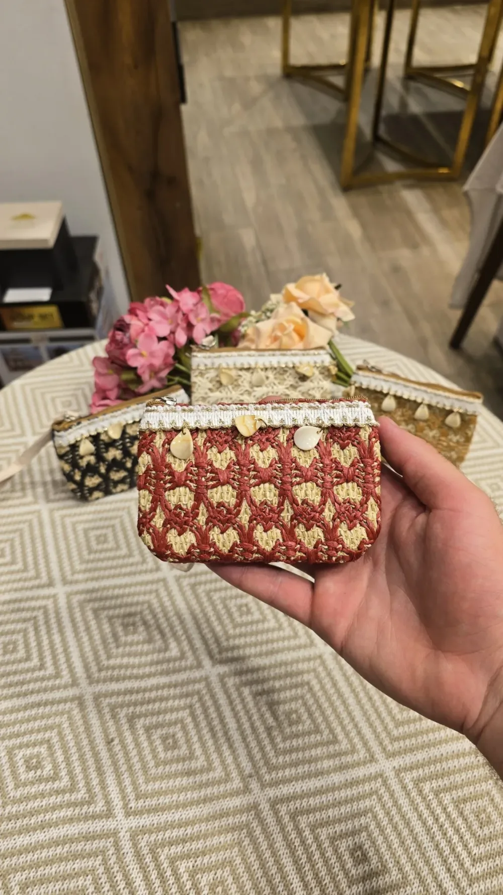 👝 PORTEFEUILLE OSIER TRESSÉ PERLÉES