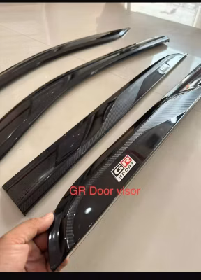 ​حاجب المطر ل toyota hilux gr