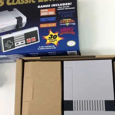 Mini NES sous emballage avec 21 jeux