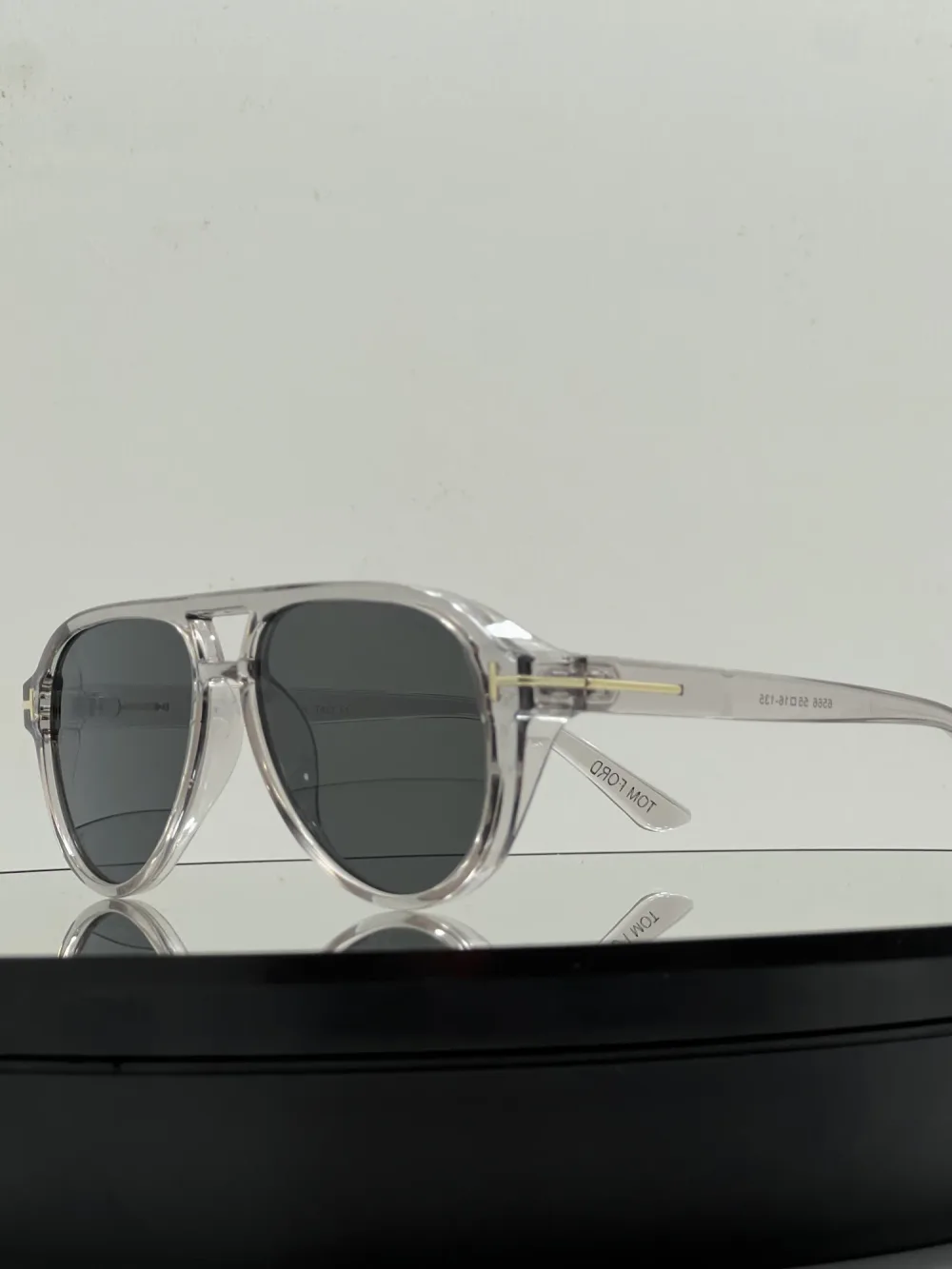 TOM FORD