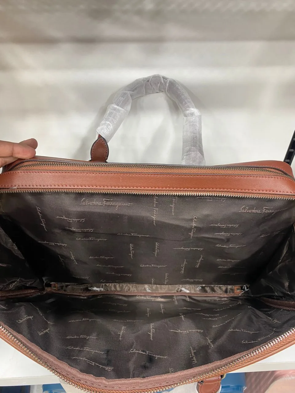 Cartable en cuir véritable SALVADOR FERRAGAMO