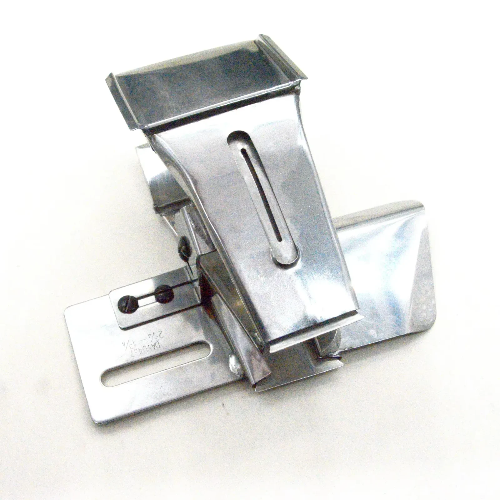 Guide de Couture Pour Machine Ceintureuse DY437