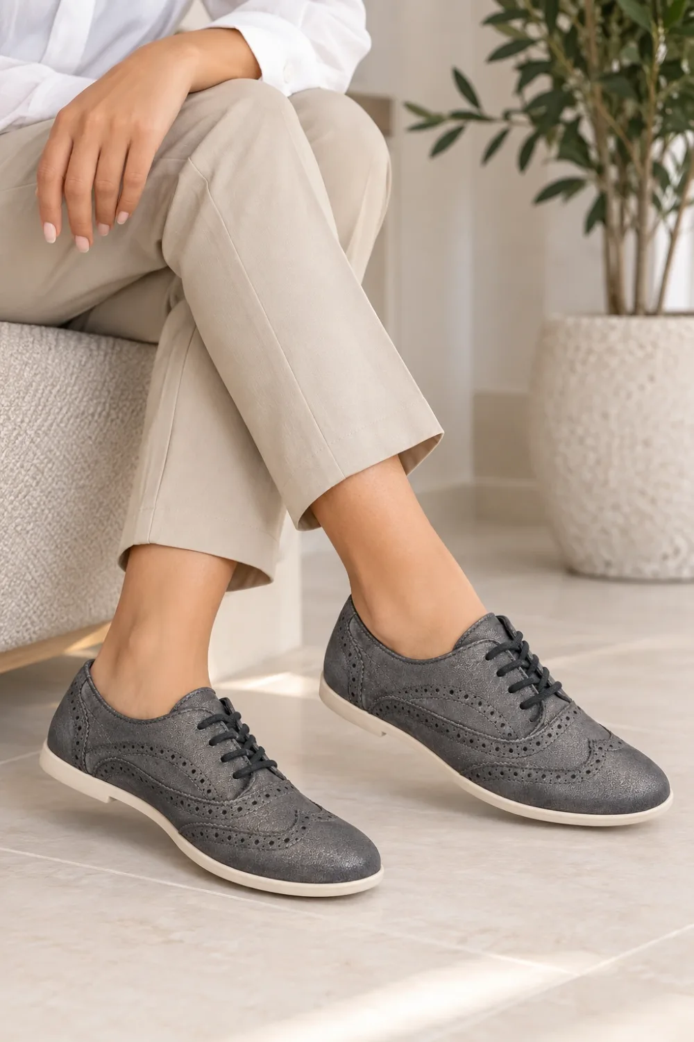 Chaussures Femme LPB – Gris Foncé – Richelieu à Lacets – Détails Brogués