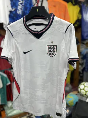 قميص منتخب انجلترا
